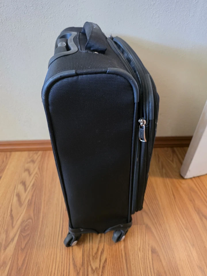 Travelpro Maxlite 5 Softside Expandable 21” Carry-on Luggage Spinner Wheels - Image 2 of 4