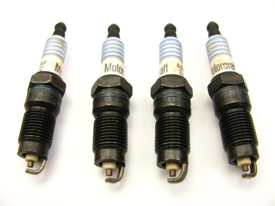(4) Свечи зажигания Motorcraft AGSF24C 1988-1990 Ford Escort 1,9 л-L4 EFI - Изображение 2 из 3