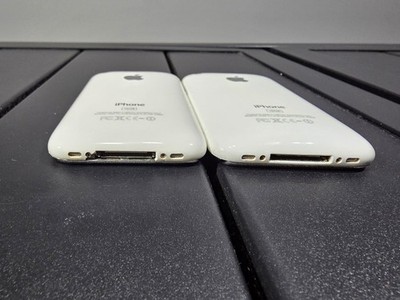 Lot of 2 Vintage Apple iPhone 3GS - 16GB - White (GSM) - Great