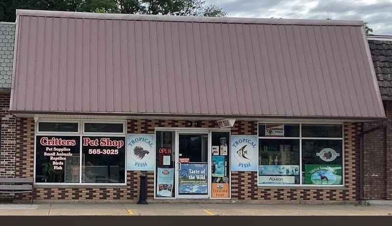 Established Pet Store With Full Supplys And 2 Bedroom One Bath Apartment.