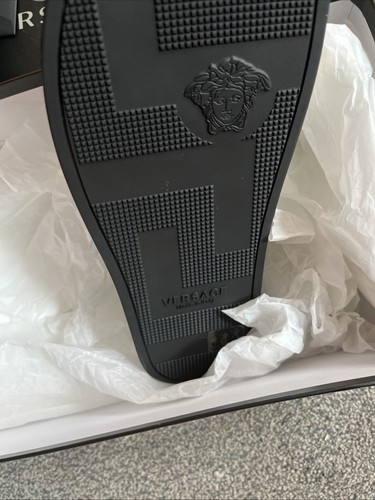 Versace Nero Oro Pool Slide Sandals New In Box Size 440 Msrp 450$ - Picture 7 of 12