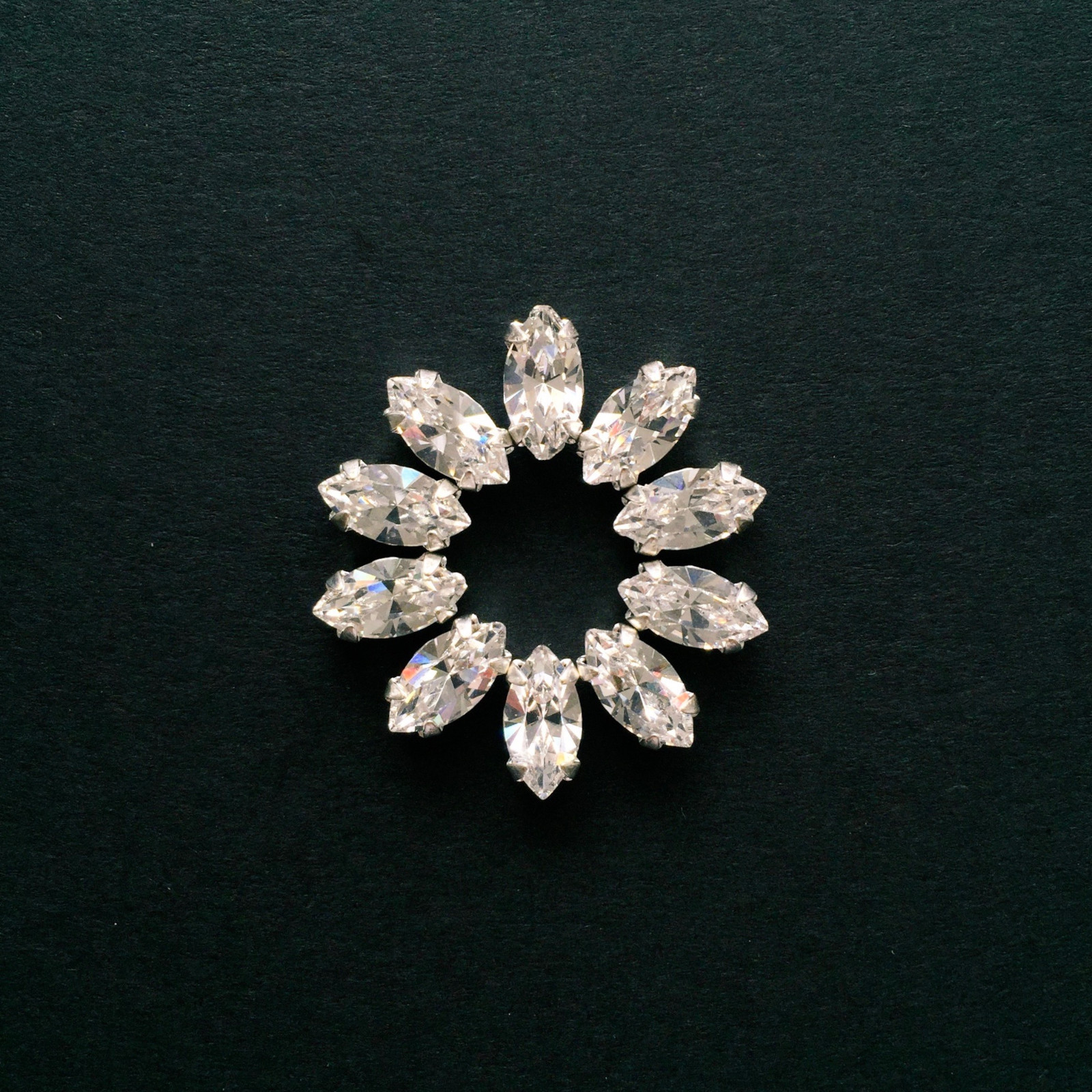 10 x PRECIOSA Crystal Sew-on Rhinestones/Diamantes/Jewels. 10 x 5mm - Navettes.