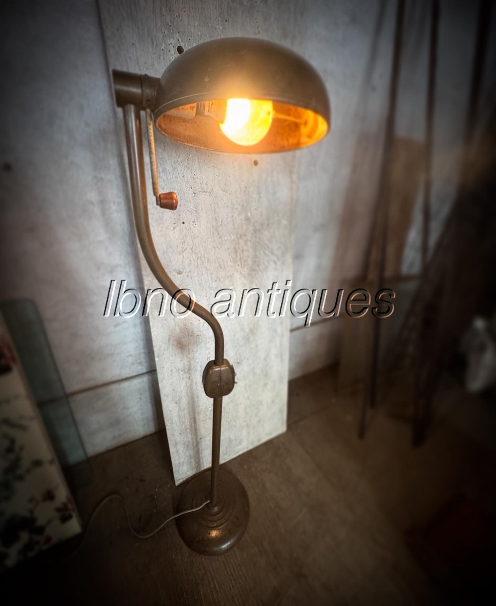 VINTAGE 1940's MEDICAL / HOSPITAL EXAMINATION FLOOR LAMP PIVOTING