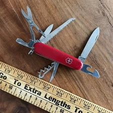 VICTORINOX HUNTSMAN SWISS ARMY RED 15 IN 1 MULTITOOL POCKET KNIFE!