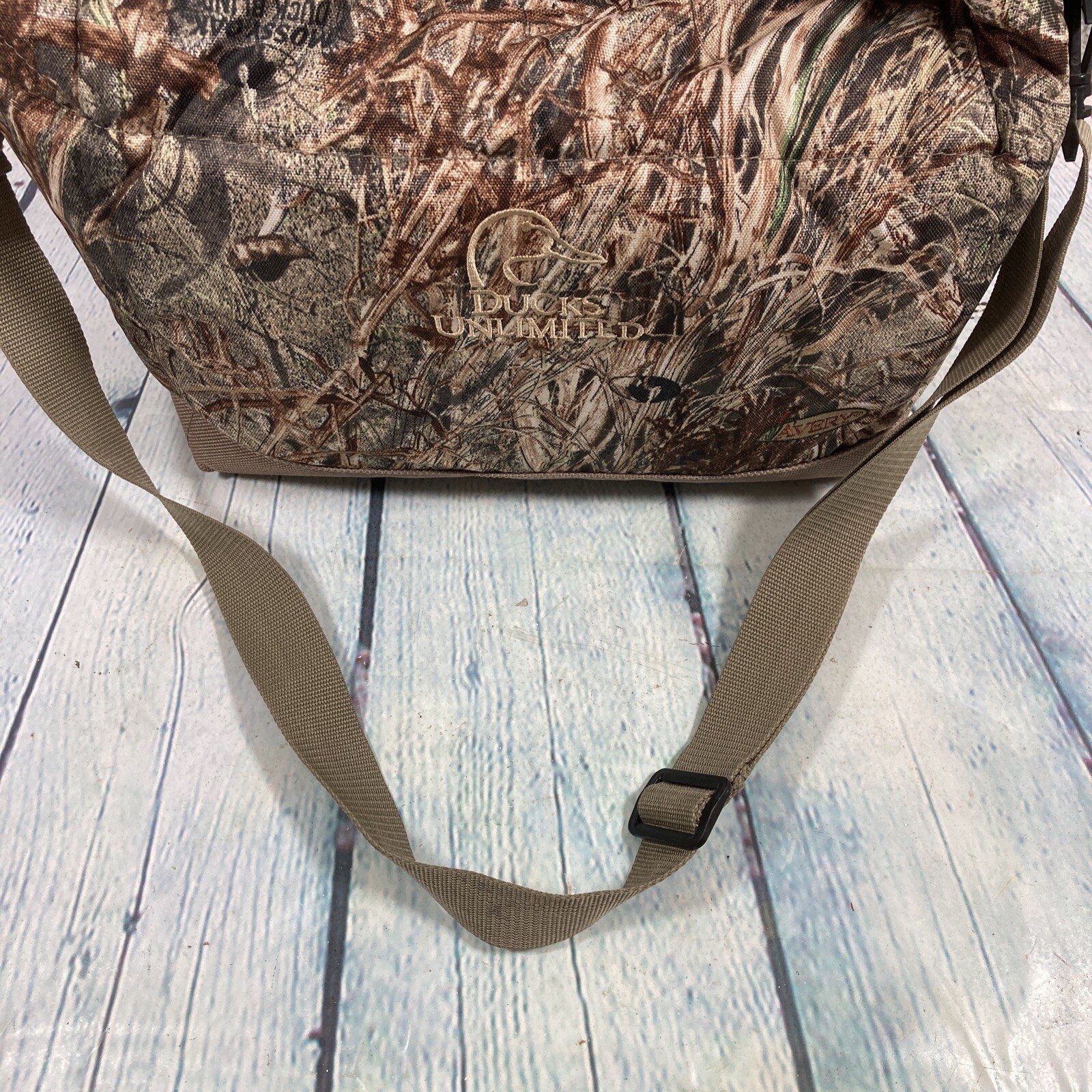 AVERY Ducks Unlimited Camouflage Hunting Insulated Bag w Removable Clear Insert eBay