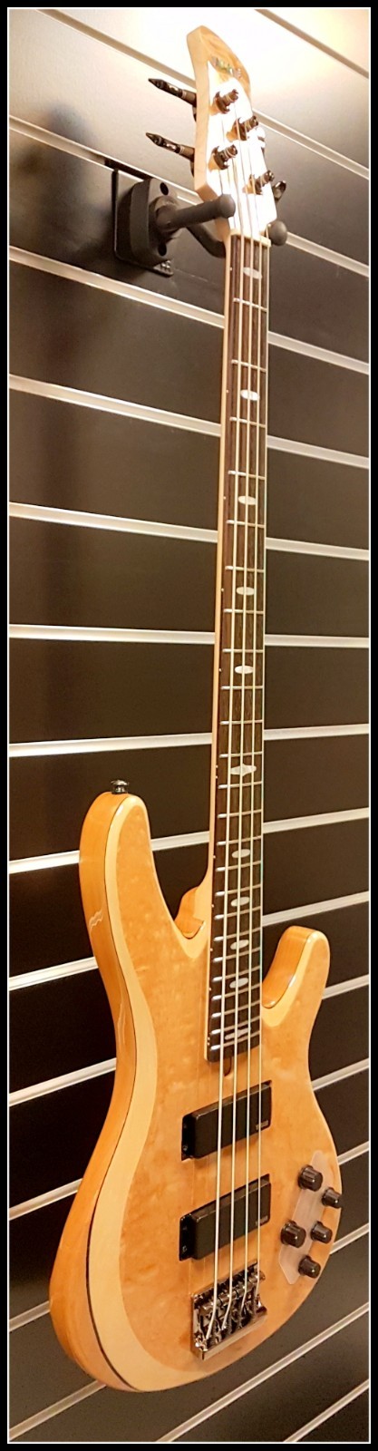 Yamaha TRB 1004 J J J natural Hum canceled Alnico V camionetas 35 Super Long scale 815695 Yamaha TRB 1004 J J J natural Hum canceled Alnico V camionetas 35 Super Long scale 815695