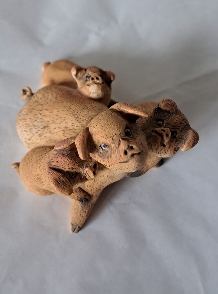 Cerrini Made In Italy Handpainted Pig Figurine Mama Pig And 3 Piglet Babies