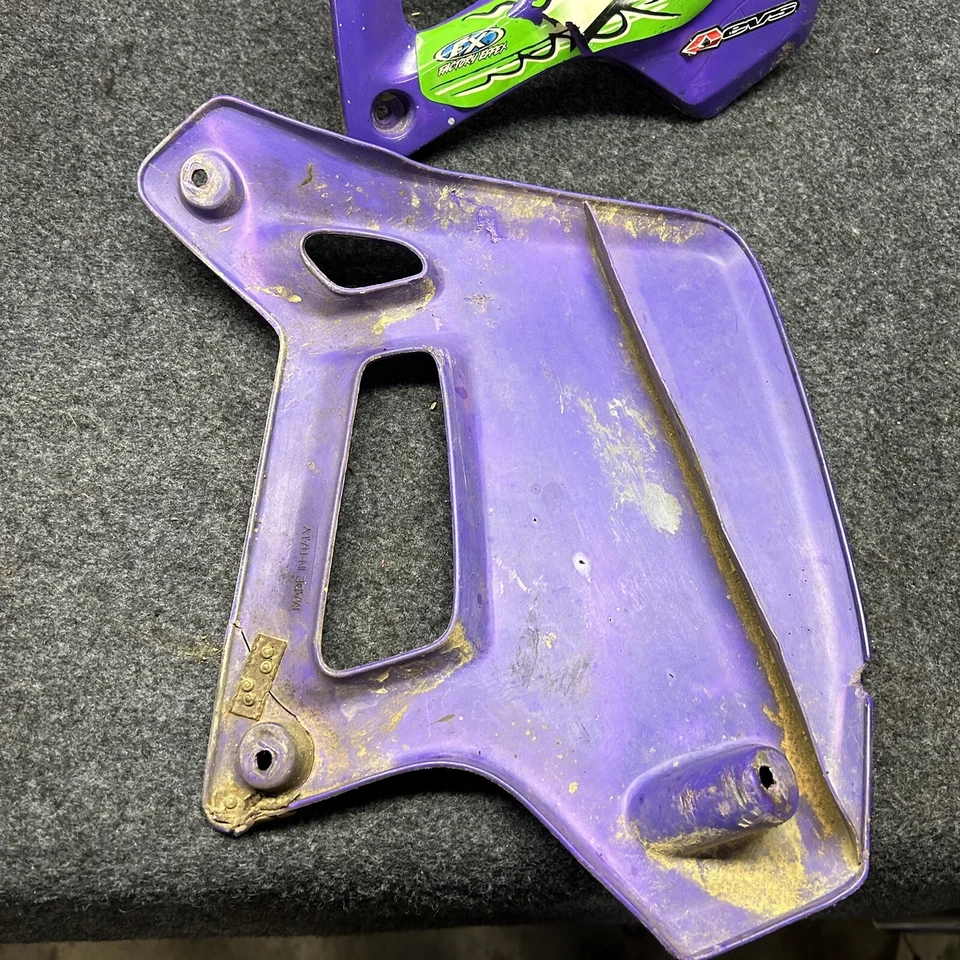 90 - 94 KAWASAKI KDX200 KDX 200 PURPLE GAS TANK FUEL TANK SHROUD PLASTICS - Image 4 of 4