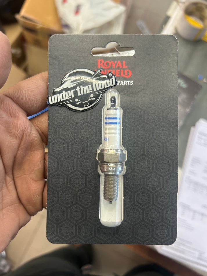Genuine RE Spark Plug M10 Bosch R6 UR5CC for Himalayan 411  650 Twins  57415