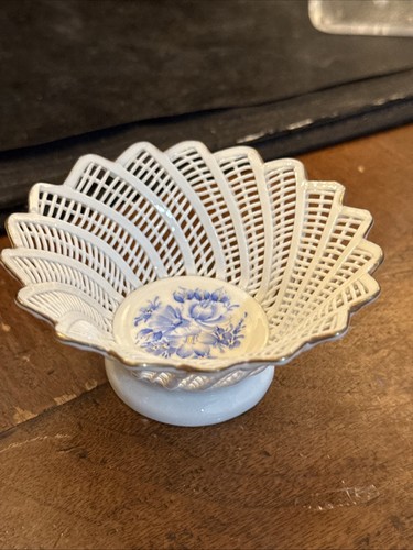 klausenburg Porcelain Small Reticulated Floral Center Bowl 2x4 In - Picture 4 of 7