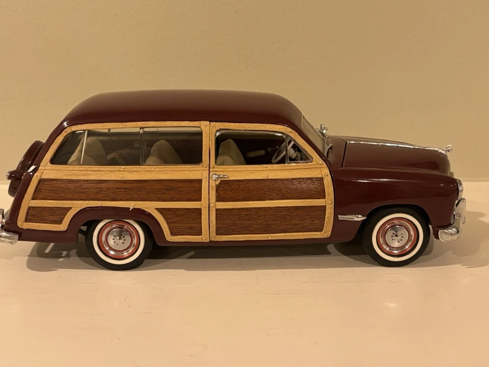 Franklin Mint The 1949 Ford Woody Wagon 1:24 Scale In Box With CoA, Excellent - Image 3 of 4