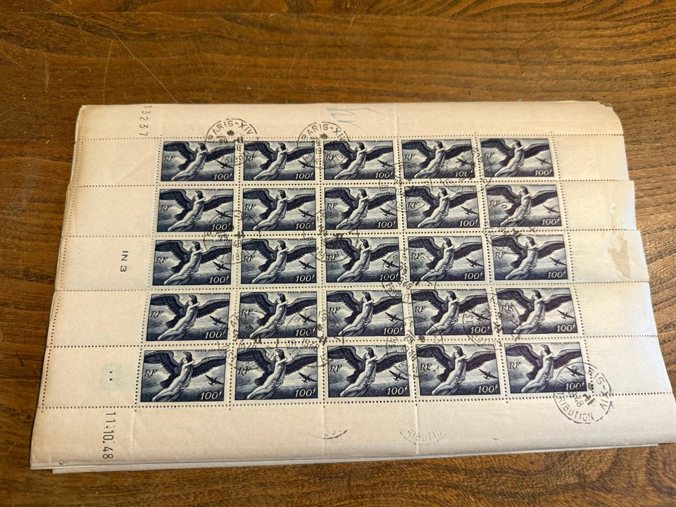 poste aérienne n° 18 feuille de 25 timbres oblitérés date 11.10.48 colle présent - Photo 1/2