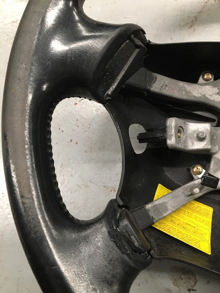 2004-2006 Kia Amanti Steering Wheel 561113F000 OEM - Image 4 of 4