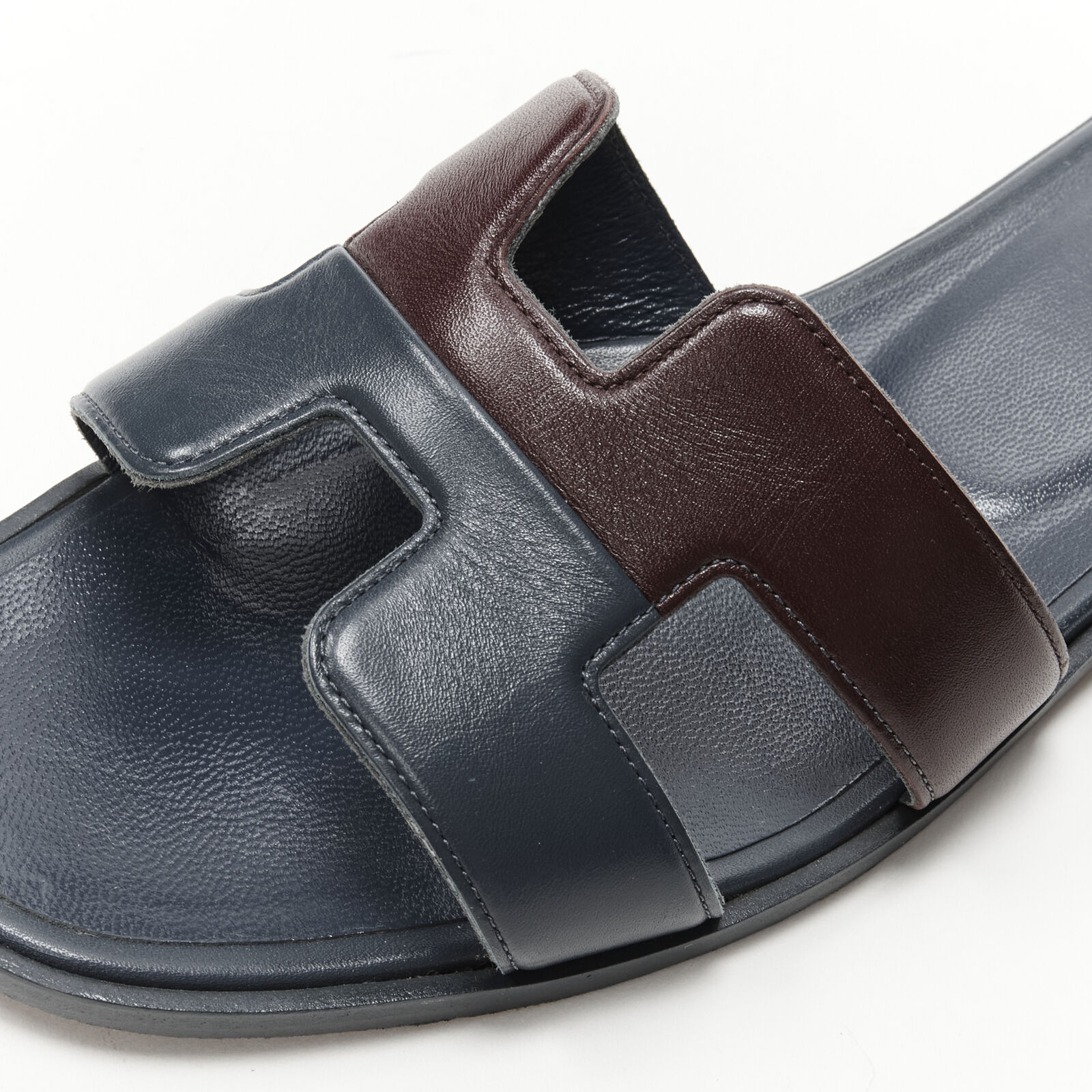 HERMES Oran dual tone burgundy navy leather H flat sandals EU37.5