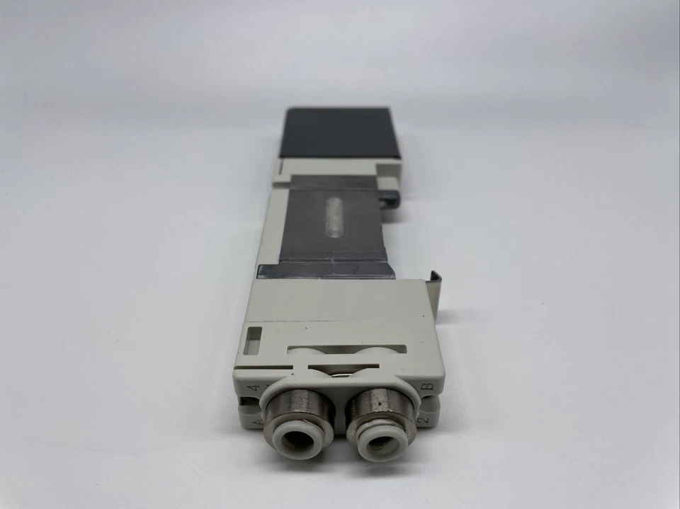 SMC SQ2431-5-C6-Q SQ24315C6Q SQ2E13 5 Port Solenoid Valve Series sQ Fluid Air - Image 3 of 4