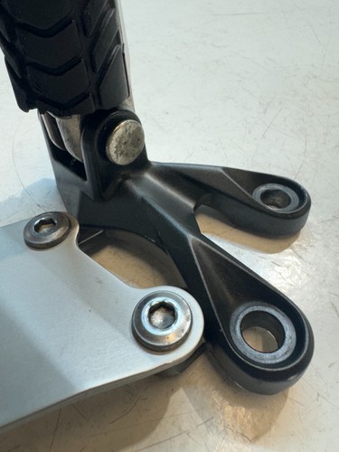 Kawasaki ZX14-R ZZR1400 2012-2020 Reposapiés Izquierdo Delantero 0234ADC3 - Imagen 8 de 17