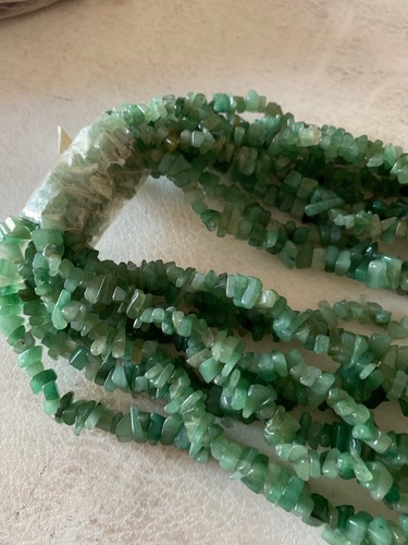 36 Inch Strand Green Aventurine Natural Stone Chip Beads - 5mm to 9mm wholesale - 第 19/21 張圖片