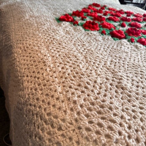 Vintage King Size Cottagecore Boho Square 3-D Roses Crocheted Afghan Blanket - Picture 11 of 12