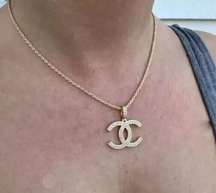 0.30Ct Round Simulated Diamond Pendant in 14K Yellow Gold Plated