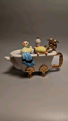 VINTAGE MADE IN ENGLAND THE TEAPOTTERY CAST IRON BATH TEAPOT