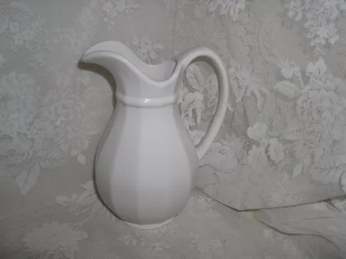Fabulous 11" White Heritage Pitcher Pfaltzgraff Pottery Water Milk Ex