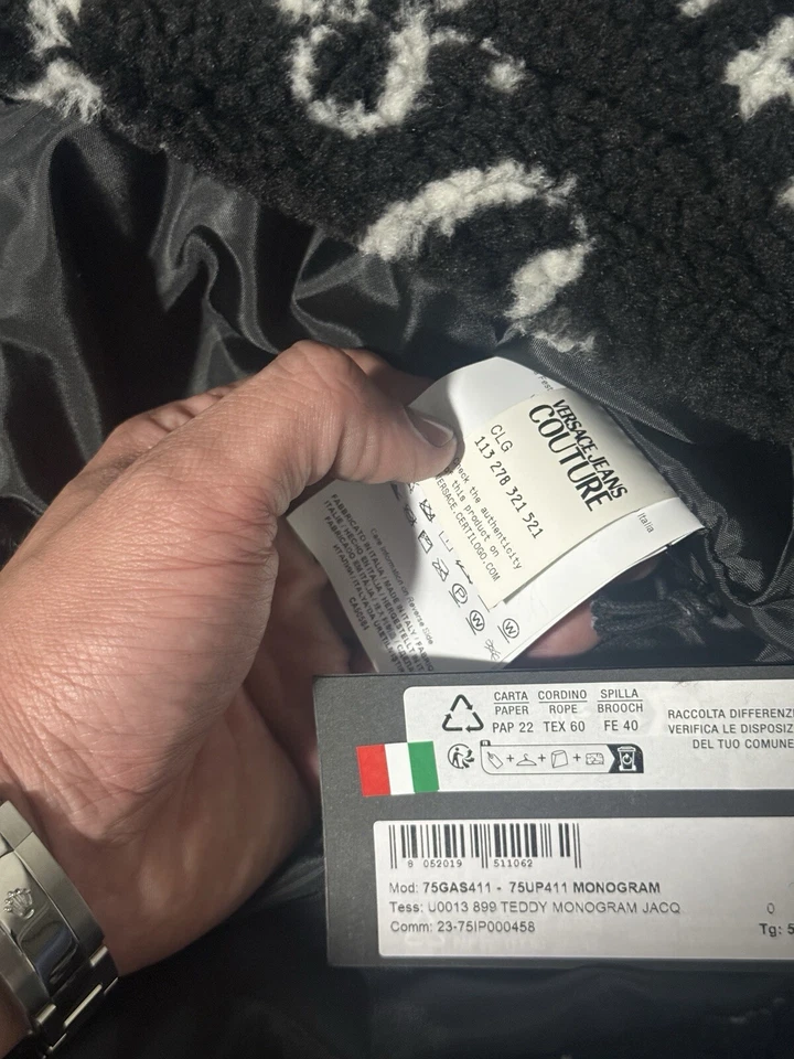 Bombardero Versace Jeans Couture estampado con logotipo con cremallera Foto 4 de 4