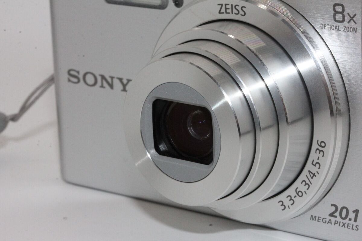 Sony Cyber-Shot DSC-W830 20.1MP 8x Zoom Digital Camera Sony Cyber-Shot DSC-W830 20.1MP 8x Zoom Digital Camera