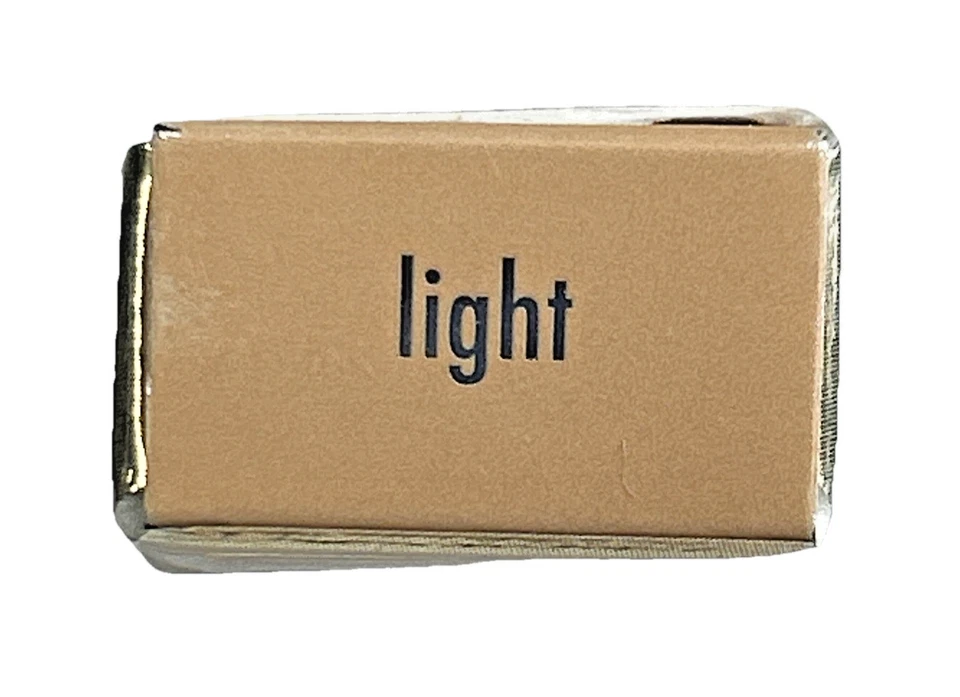 Dibujo a lápiz de cejas Stila y escultura en luz Foto 2 de 4