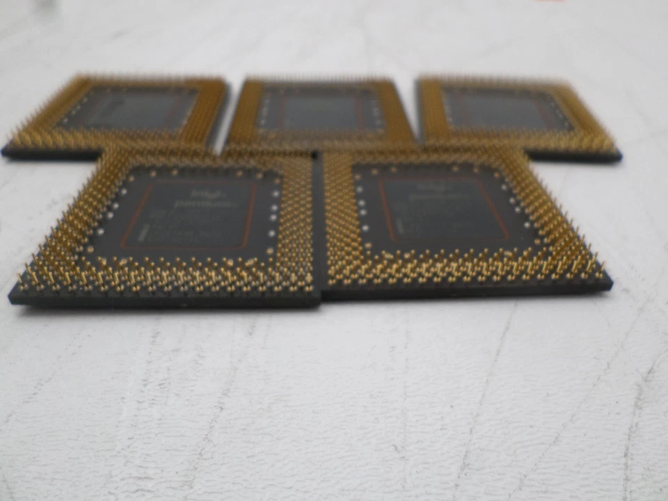 Lot Of 5 Intel® Pentium® MMX Tech Processor FV80503166 SL2ZX/1.9V CPUS - Image 4 of 4