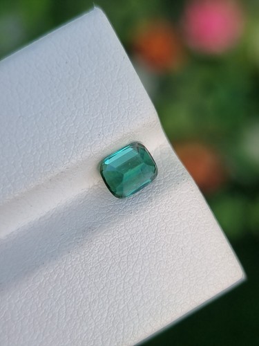 Piedra de turmalina natural verde azulado sin tratar suelta facetada Afganistán - Imagen 4 de 4