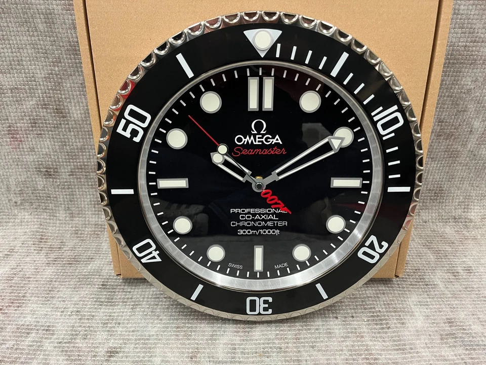 Reloj Omega Seamaster James Bond 007 edición limitada montado en la pared OEM Foto 2 de 4