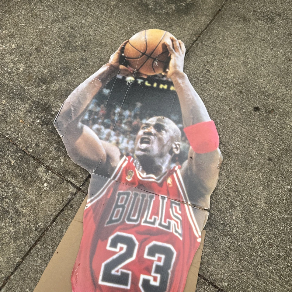 Michael Jordan 1997 cartón de tamaño natural recorte de pie cubierta superior 8 pies Foto 4 de 4