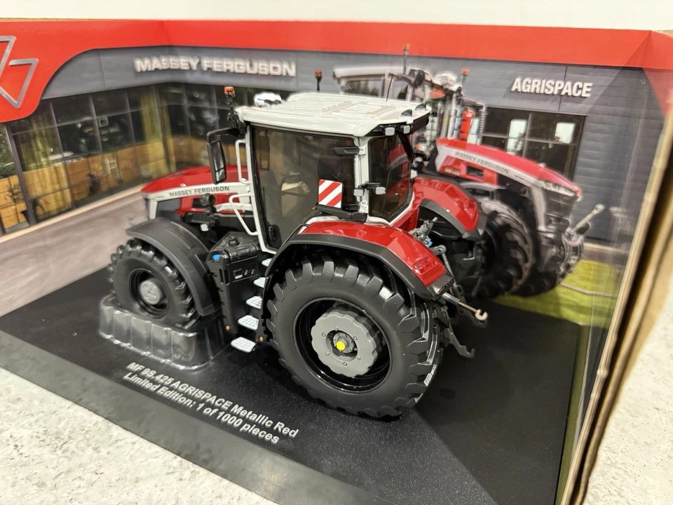 Universal Hobbies - Massey Ferguson 9S.425 Metallic - UH6858 - 1:32 - Mint/New - Image 3 of 4
