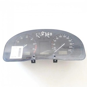 VW PASSAT B5 3B2 Kombiinstrument 1.90 Diesel 66kw 1997 33842852