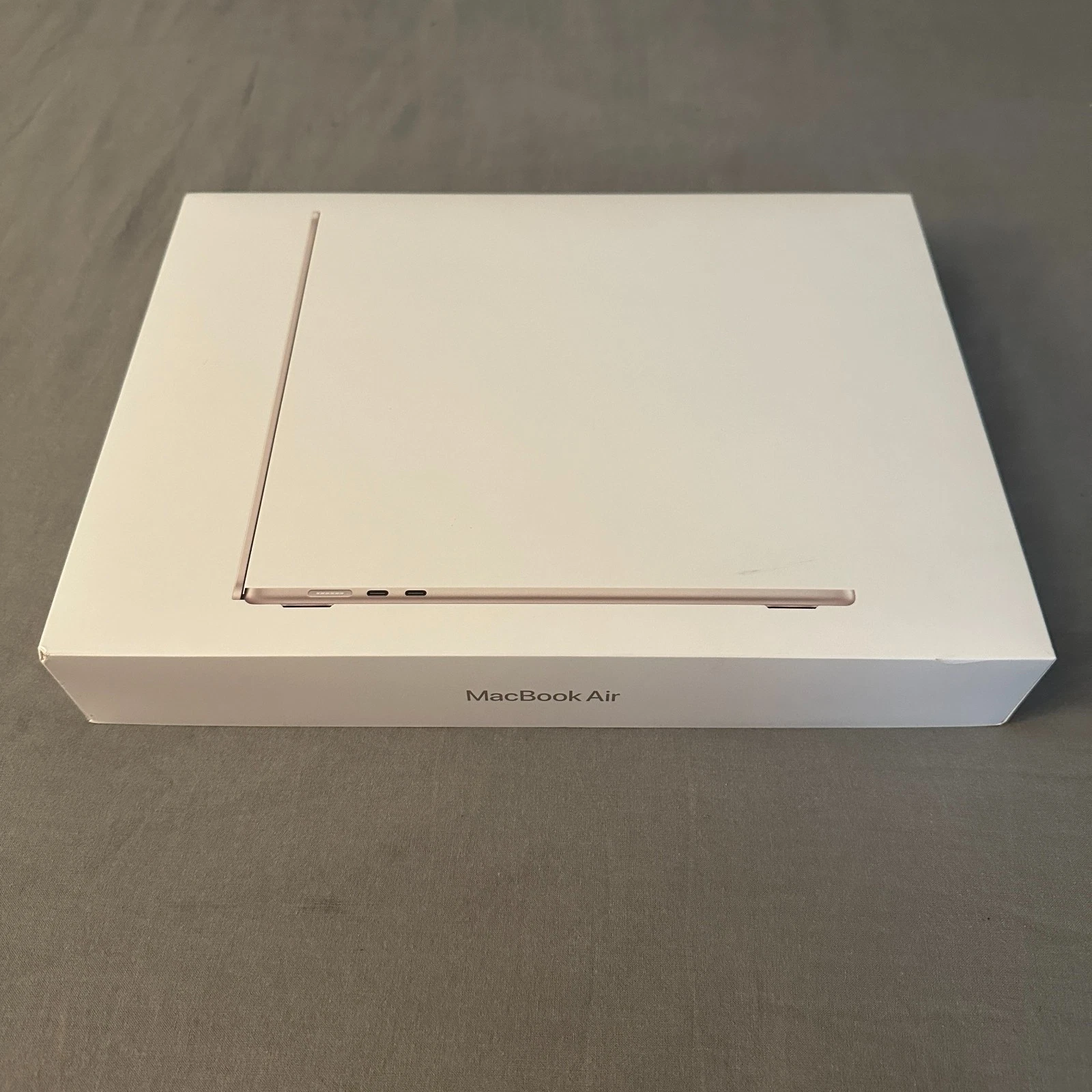 Macbook Air 15" 2024 A3241 M4 Chp 24GB Memory 512 GB Storage Box Only