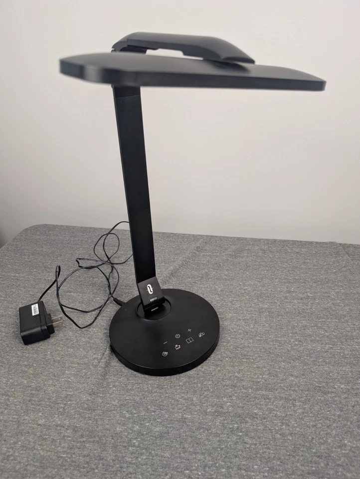 Lámpara de Escritorio LED TaoTronics Regulable Táctil Protección Ocular con Puerto USB TT-DL27 Negra Foto 2 de 4