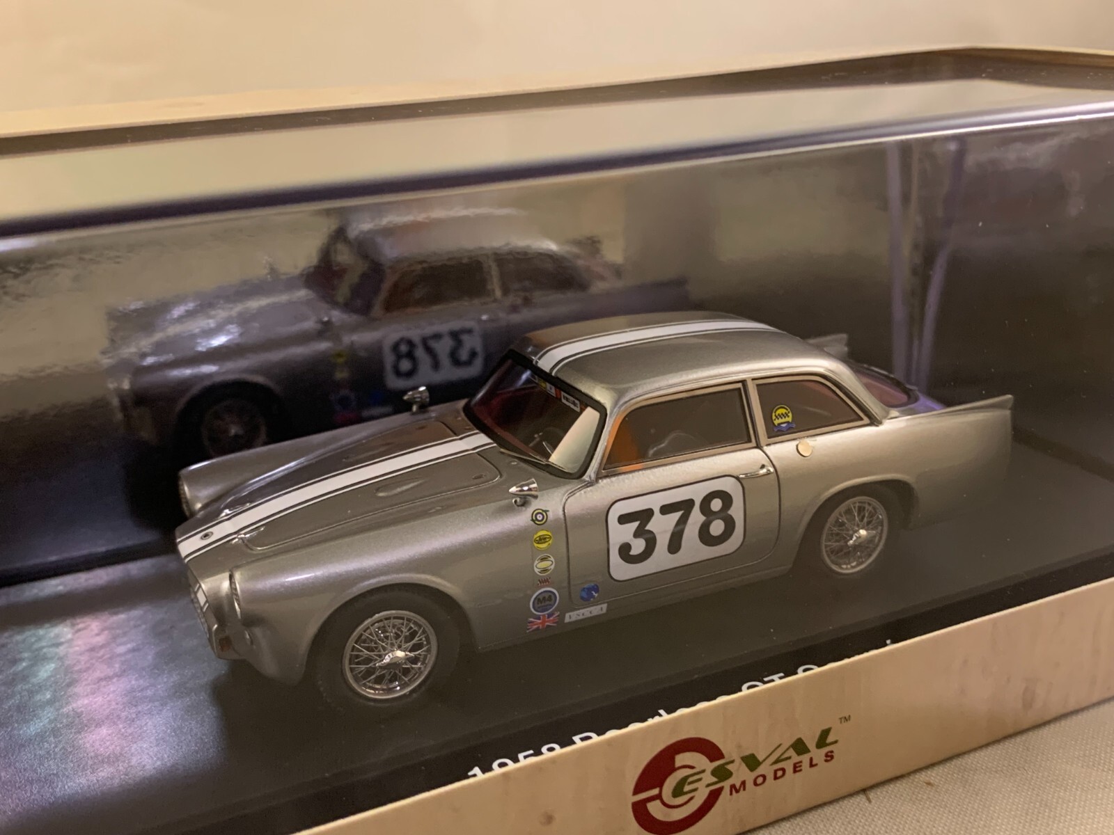 Coupé Peerless GT 1958 Esval argent 1/43 : revivez l'épopée mécanique