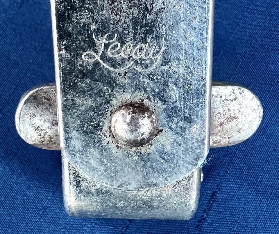 Leedy Walberg & Auge W&A Cymbal, Greeko Clanger Holder Vertical Bass Hoop Clamp - Imagem 2 de 4