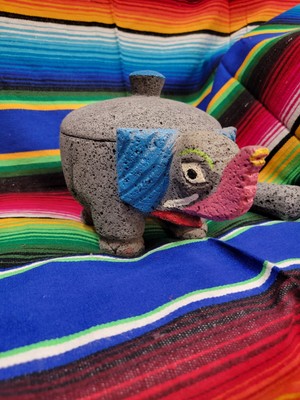 Molcajete De Piedra Volcánica Hecho A Mano ships from U.S.A Designs 1 Piece