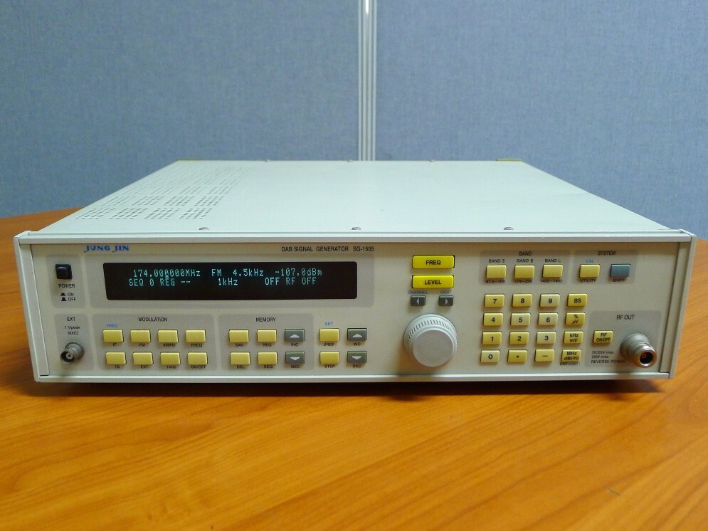 National VP-8177A FM/AM シグナルジェネレーター Panasonic VP-8177A VP8177A FM/AM Signal Generator AS IS