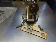 Free Ship, National C8706-KD-3 Drawer Lock With C001A Keys, Bright Brass Finish