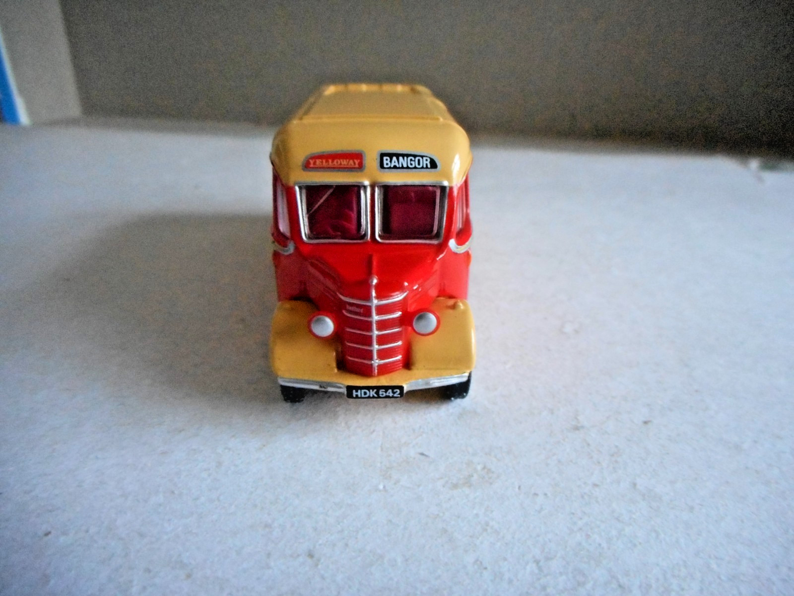 EFE 20115 Bedford OB Coach Yelloways Destination Bangor 1:76 + Box thumbnail 3