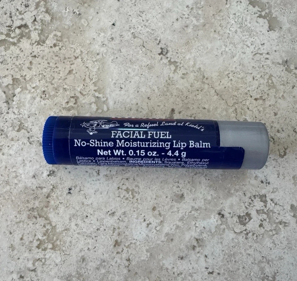 Bálsamo labial hidratante sin brillo Kiehl's FACIAL FUEL para HOMBRE 0,15 OZ DESCONTINUADO Foto 4 de 4