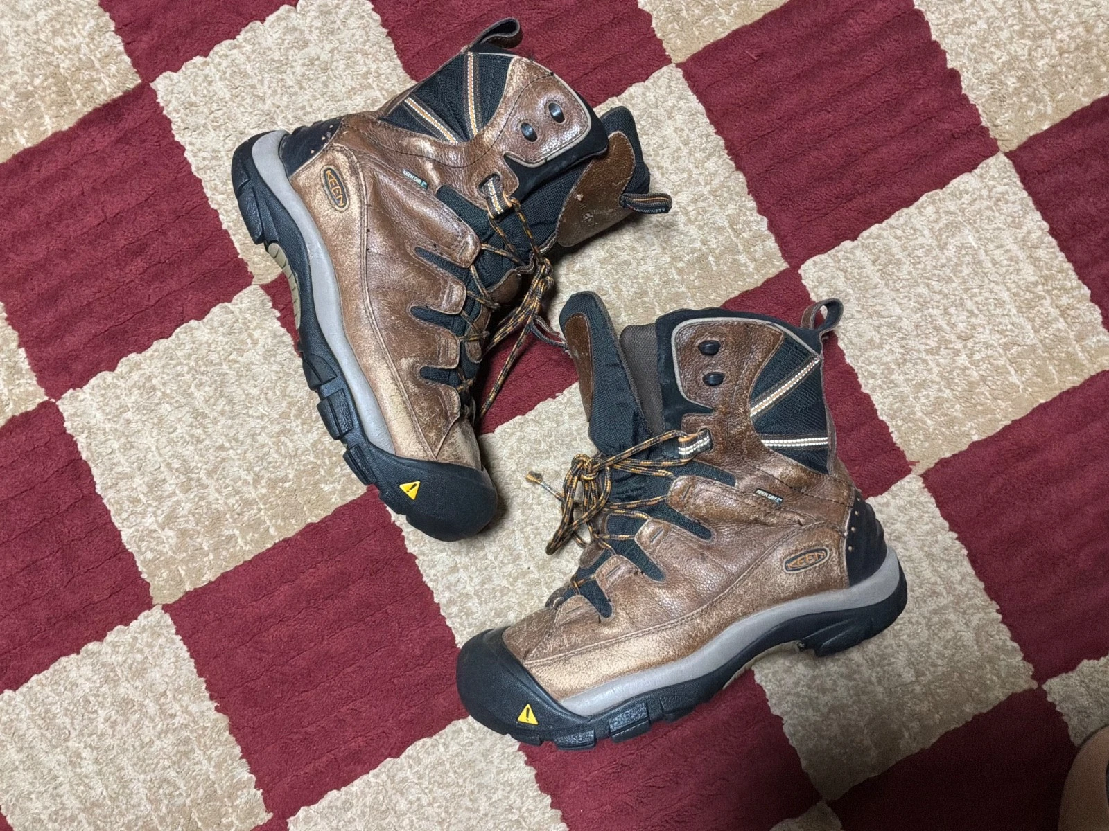 Keen Summit country boots 10 Mens