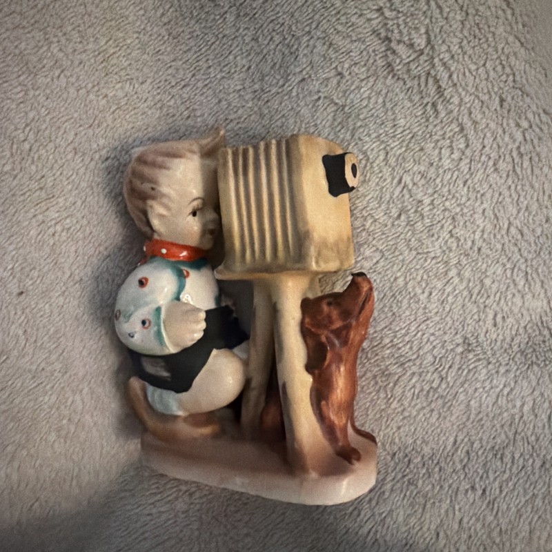 VTG 1950s Goebel Hummel Figurine ‘The Photographer’ #178 Little Boy & Dog