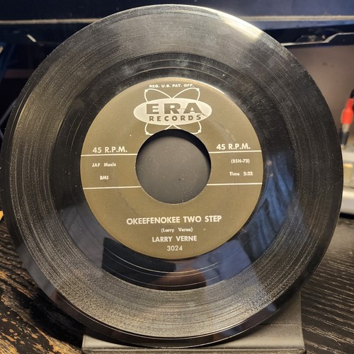 Original 45 Vinyl Larry Verne "Mr. Custer" VG - Picture 1 of 4