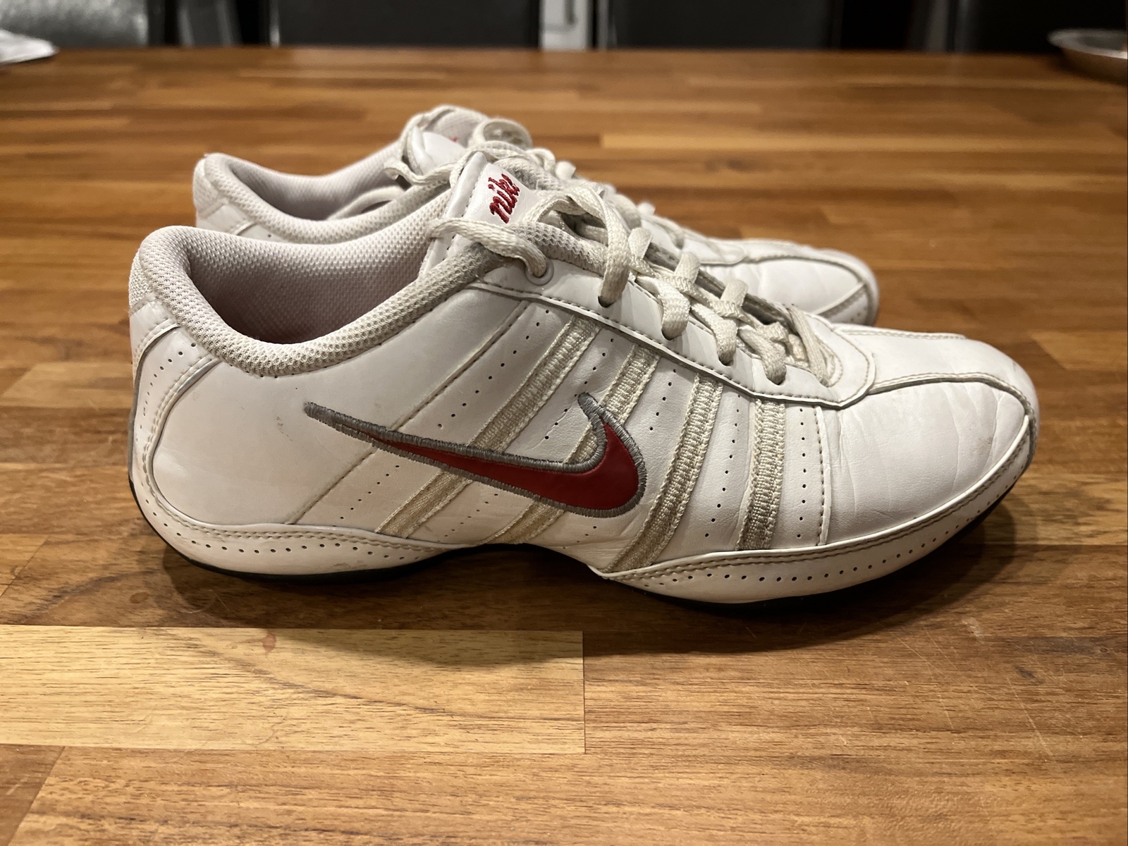 Nike Sideline 2008 Cheerleader Shoes Leather Size 6 W… Gem