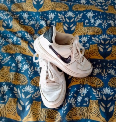 air forces neon green tick