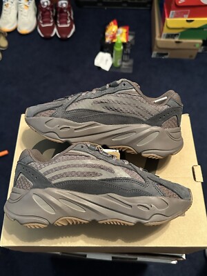 Size 4.5 - adidas Yeezy Boost 700 V2 Mauve Brown GZ0724 100