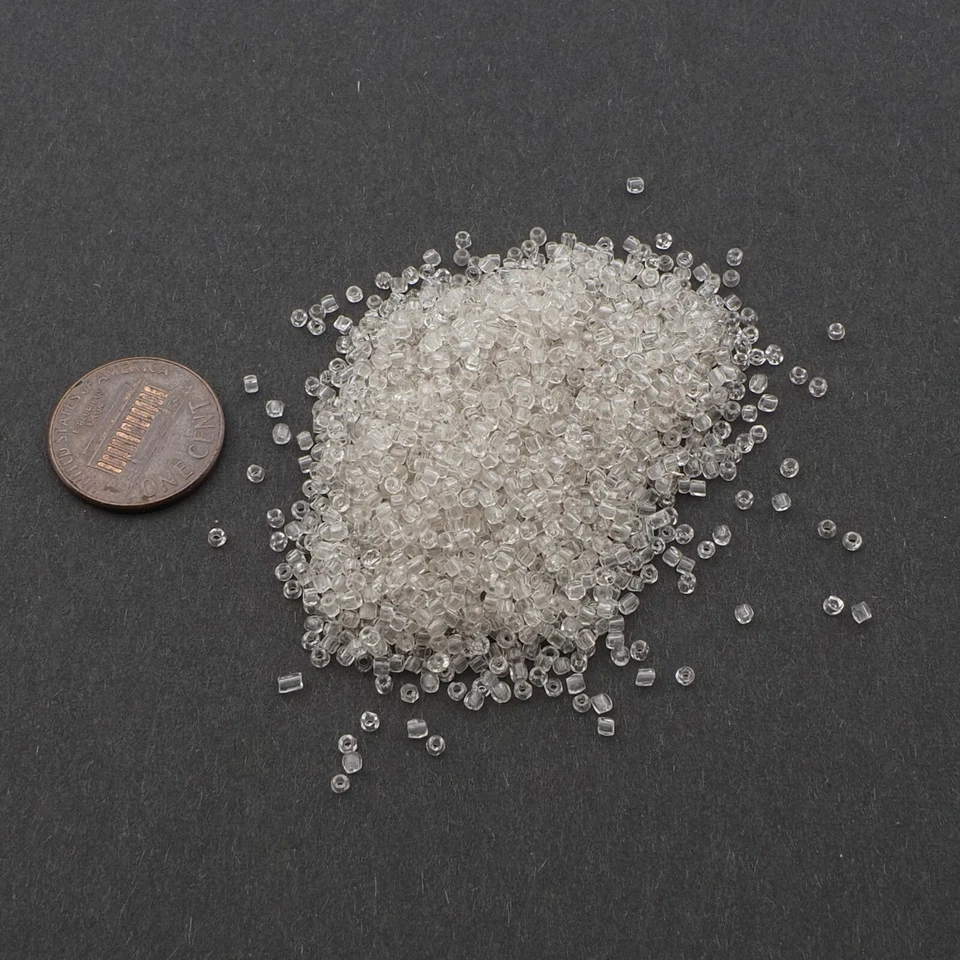 Lote (1300) Cuentas de vidrio semilla facetadas cristalinas checas vintage 1-2 mm Foto 3 de 3